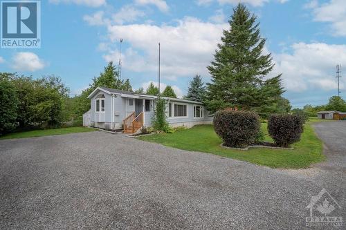 4 Fetherston Lane, Kemptville, ON - Outdoor