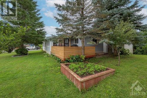 4 Fetherston Lane, Kemptville, ON - Outdoor