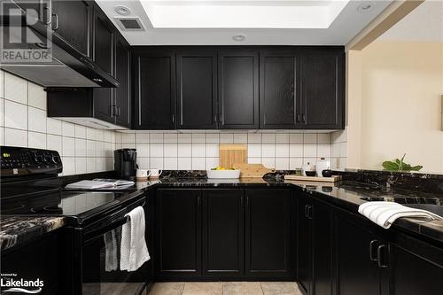 311 Grandview Hilltop Drive Unit# 3, Huntsville, ON - Indoor Photo Showing Kitchen