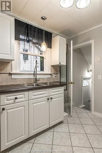 46 Selkirk Street, Chatham, ON - Indoor Photo Showing Kitchen With Double Sink