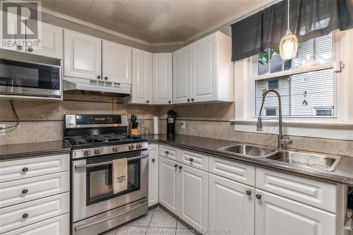 46 Selkirk Street, Chatham, ON - Indoor Photo Showing Kitchen With Double Sink