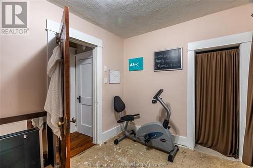 46 Selkirk Street, Chatham, ON - Indoor Photo Showing Gym Room