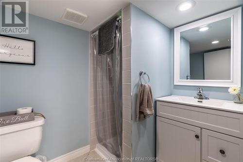 46 Selkirk Street, Chatham, ON - Indoor Photo Showing Bathroom