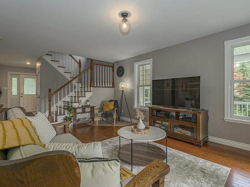 Salon - 2780 Rue Du Manège, Hatley - Canton, QC - Indoor Photo Showing Living Room