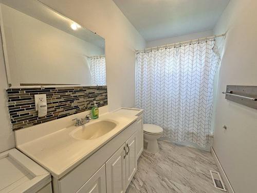 152 Hudson Street, Nipigon, ON - Indoor Photo Showing Bathroom