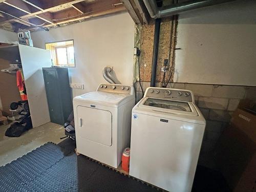 152 Hudson Street, Nipigon, ON - Indoor Photo Showing Laundry Room