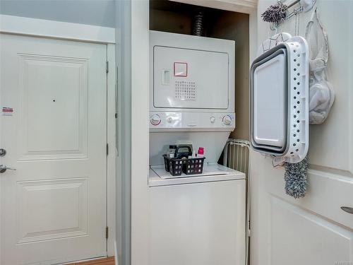 307-630 Speed Ave, Victoria, BC - Indoor Photo Showing Laundry Room