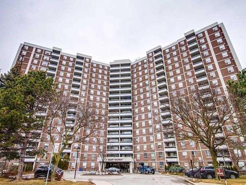 809-5 Shady Gfwy S, Toronto, ON - Outdoor With Balcony With Facade