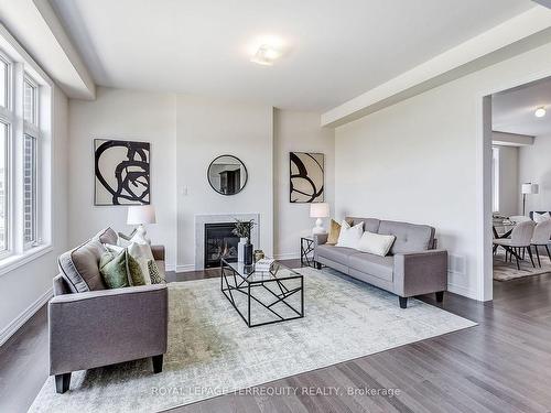 302 Wesmina Ave W, Whitchurch-Stouffville, ON - Indoor Photo Showing Living Room With Fireplace