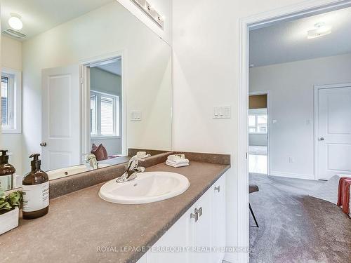 302 Wesmina Ave W, Whitchurch-Stouffville, ON - Indoor Photo Showing Bathroom