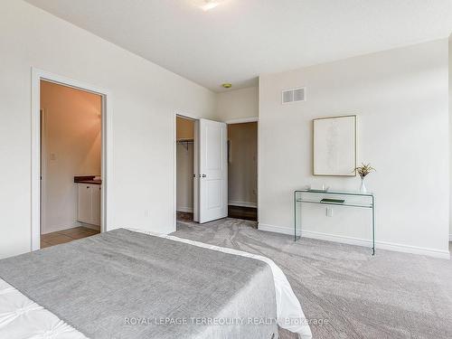 302 Wesmina Ave W, Whitchurch-Stouffville, ON - Indoor Photo Showing Bedroom