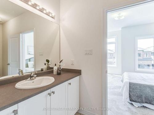 302 Wesmina Ave W, Whitchurch-Stouffville, ON - Indoor Photo Showing Bathroom