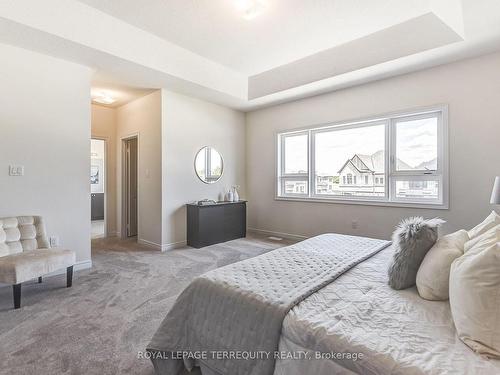 302 Wesmina Ave W, Whitchurch-Stouffville, ON - Indoor Photo Showing Bedroom