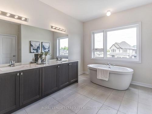 302 Wesmina Ave W, Whitchurch-Stouffville, ON - Indoor Photo Showing Bathroom