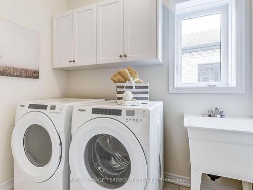 302 Wesmina Ave W, Whitchurch-Stouffville, ON - Indoor Photo Showing Laundry Room