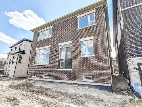 302 Wesmina Ave W, Whitchurch-Stouffville, ON - Outdoor