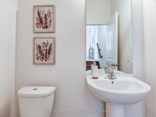 302 Wesmina Ave W, Whitchurch-Stouffville, ON - Indoor Photo Showing Bathroom