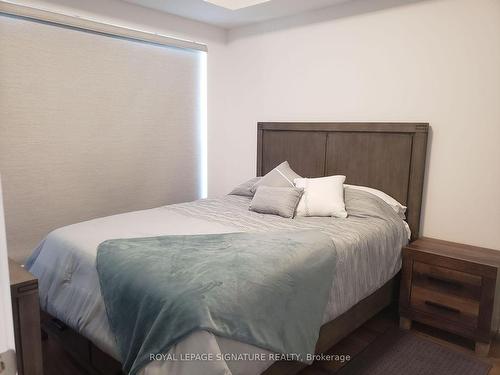 #613-405 Dundas St W, Oakville, ON - Indoor Photo Showing Bedroom