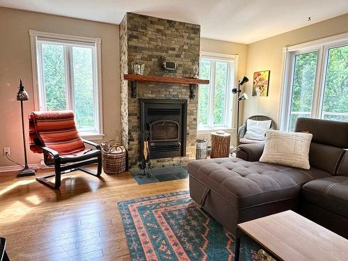 Living room - 781 Ch. De La Croix, Sainte-Adèle, QC - Indoor Photo Showing Living Room With Fireplace