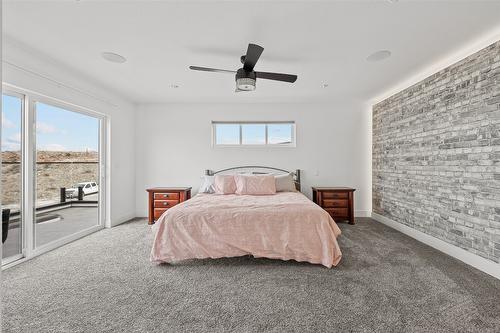 1305 Ponds Avenue, Kelowna, BC - Indoor Photo Showing Bedroom