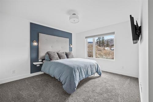 1305 Ponds Avenue, Kelowna, BC - Indoor Photo Showing Bedroom