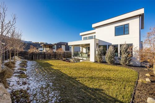 1305 Ponds Avenue, Kelowna, BC - Outdoor