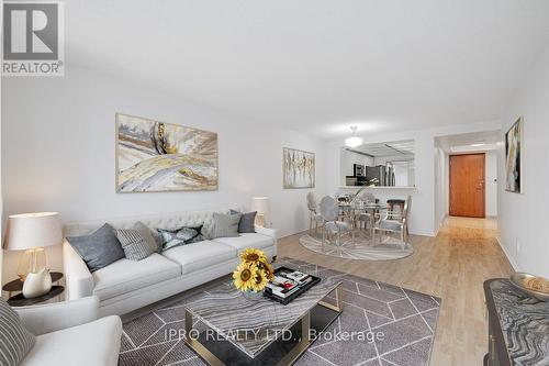 Ph09 - 28 Hollywood Avenue, Toronto (Willowdale East), ON - Indoor Photo Showing Living Room