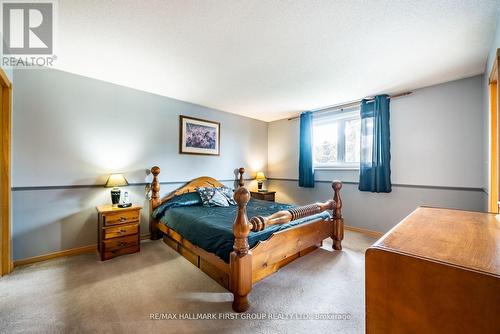 33 Renwick Road, Clarington (Courtice), ON - Indoor Photo Showing Bedroom