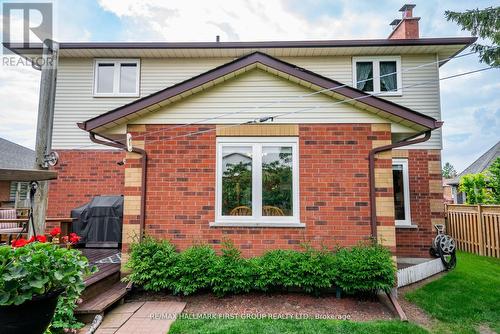 33 Renwick Road, Clarington (Courtice), ON - Outdoor With Deck Patio Veranda