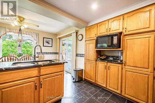 33 Renwick Road, Clarington (Courtice), ON - Indoor Photo Showing Kitchen With Double Sink