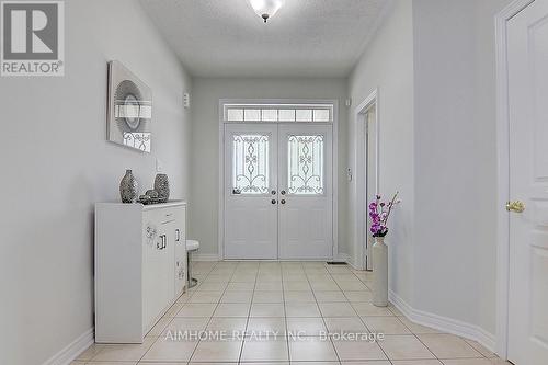 881 Memorial Circle, Newmarket, ON - Indoor Photo Showing Other Room