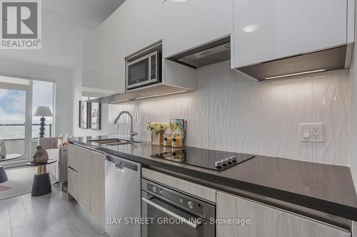 3001 - 15 Water Walk Drive, Markham (Unionville), ON - Indoor Photo Showing Kitchen With Double Sink With Upgraded Kitchen