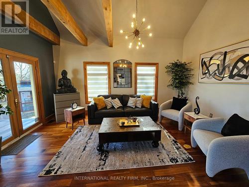 6 Pinehurst Lane, Springwater, ON - Indoor Photo Showing Living Room