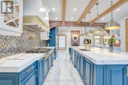 6 Pinehurst Lane, Springwater, ON - Indoor Photo Showing Kitchen With Double Sink With Upgraded Kitchen