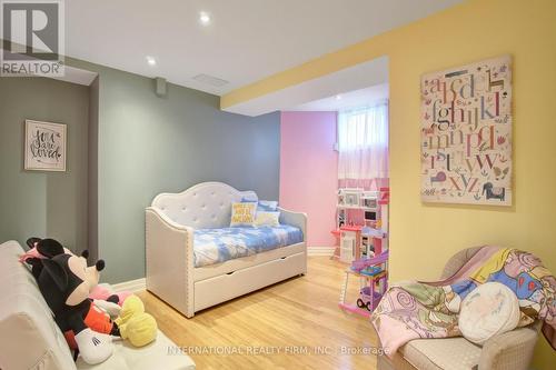 6 Pinehurst Lane, Springwater, ON - Indoor Photo Showing Bedroom