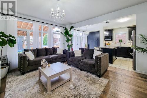 123 Vinton Road, Hamilton (Ancaster), ON - Indoor Photo Showing Living Room