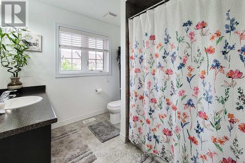 123 Vinton Road, Hamilton (Ancaster), ON - Indoor Photo Showing Bathroom