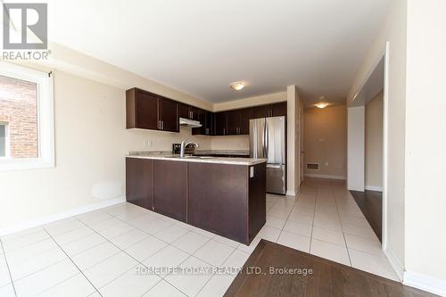 46 Carew Boulevard, Kawartha Lakes (Lindsay), ON - Indoor Photo Showing Kitchen