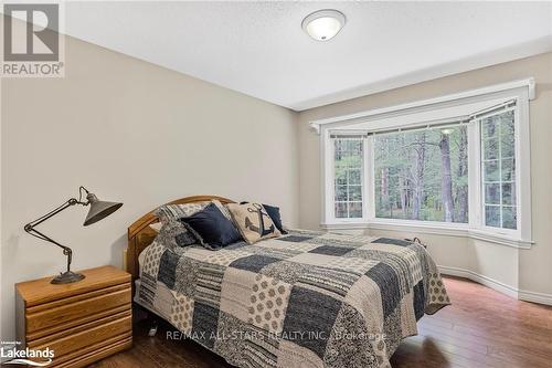 557 South Mary Lake Road, Huntsville, ON - Indoor Photo Showing Bedroom