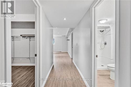 557 South Mary Lake Road, Huntsville, ON - Indoor Photo Showing Bathroom