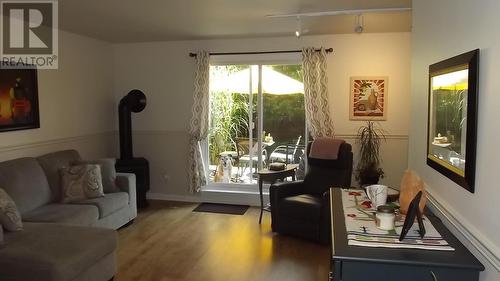 33 Mississauga Ave, Elliot Lake, ON - Indoor Photo Showing Living Room