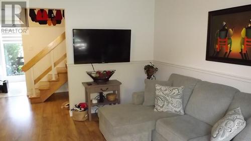 33 Mississauga Ave, Elliot Lake, ON - Indoor Photo Showing Living Room