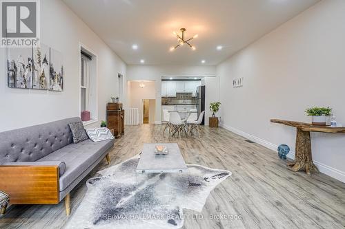 30 Northland Avenue, Toronto (Rockcliffe-Smythe), ON - Indoor Photo Showing Living Room