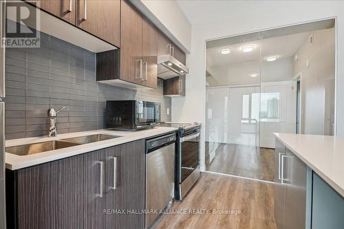 509 - 15 Queen Street S, Hamilton, ON - Indoor Photo Showing Kitchen With Double Sink With Upgraded Kitchen