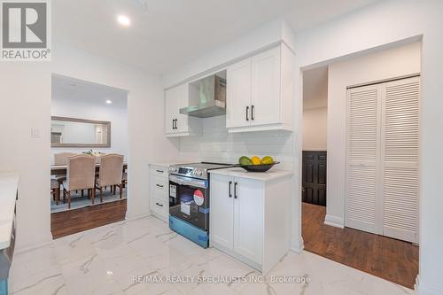 15 Woodridge Drive, Guelph (Parkwood Gardens), ON - Indoor Photo Showing Kitchen