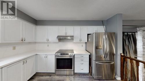 353 Westmeadow Drive, Kitchener, ON - Indoor Photo Showing Kitchen