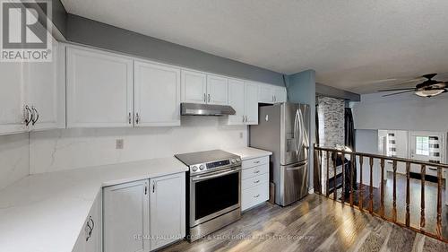 353 Westmeadow Drive, Kitchener, ON - Indoor Photo Showing Kitchen