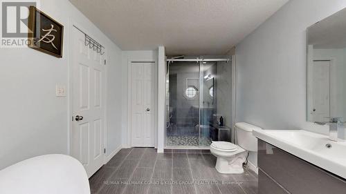 353 Westmeadow Drive, Kitchener, ON - Indoor Photo Showing Bathroom