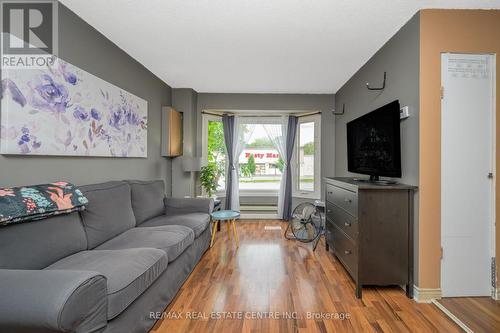 571 James Street N, Hamilton (North End), ON - Indoor Photo Showing Living Room