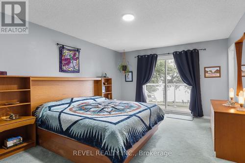 39 Grandview Crescent, Oro-Medonte, ON - Indoor Photo Showing Bedroom